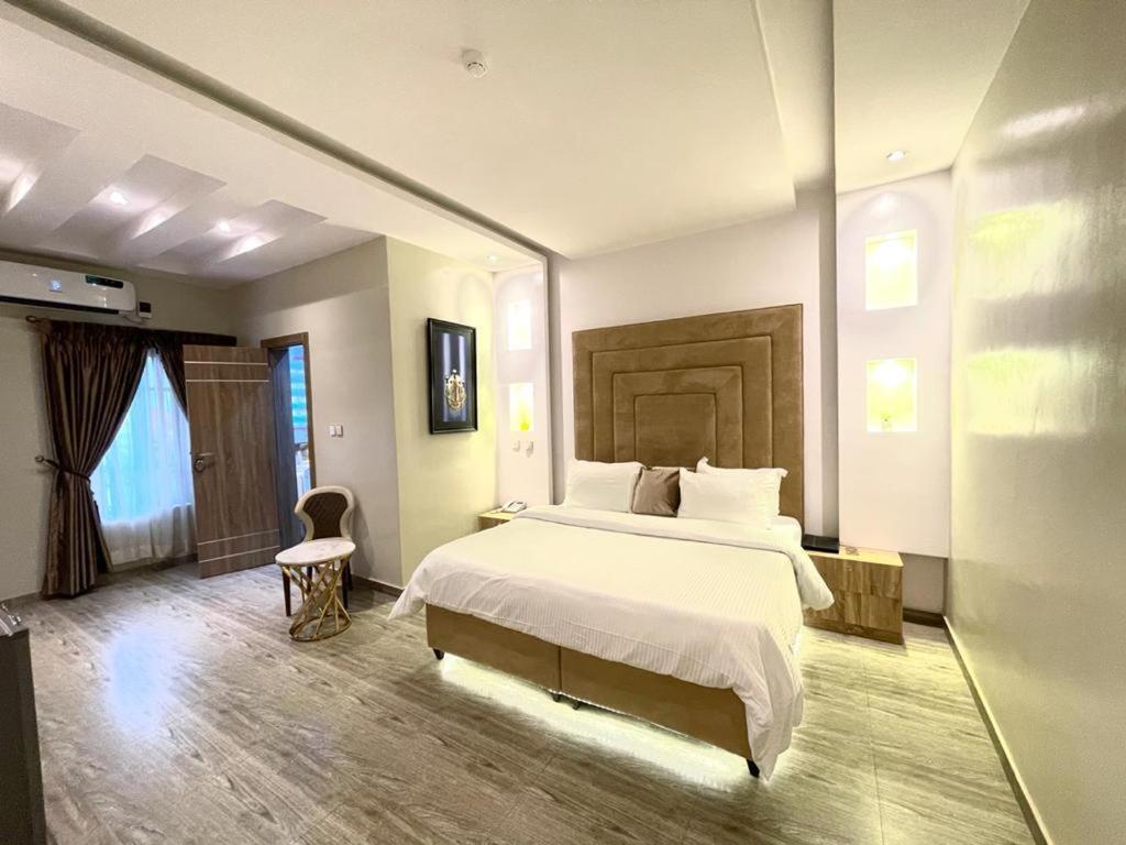 God'S Touch Apartments Signature Лагос Экстерьер фото