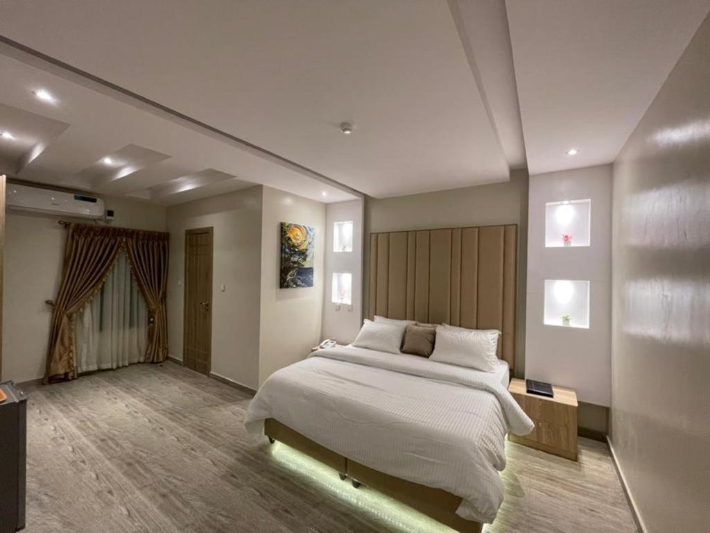 God'S Touch Apartments Signature Лагос Экстерьер фото