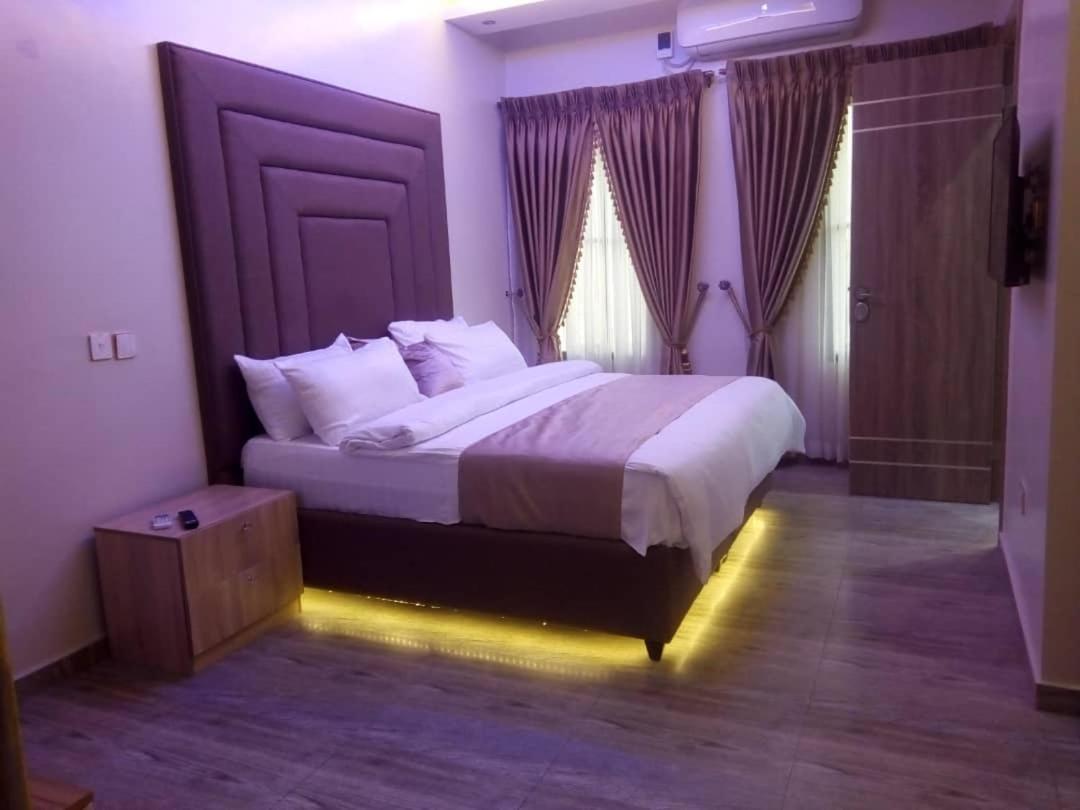 God'S Touch Apartments Signature Лагос Экстерьер фото